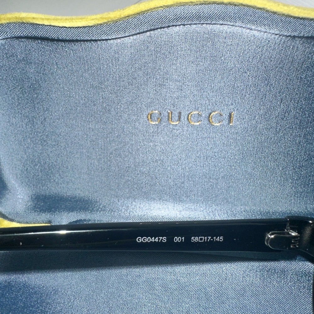 Gucci Black Sunglasses - Picture 3 of 5